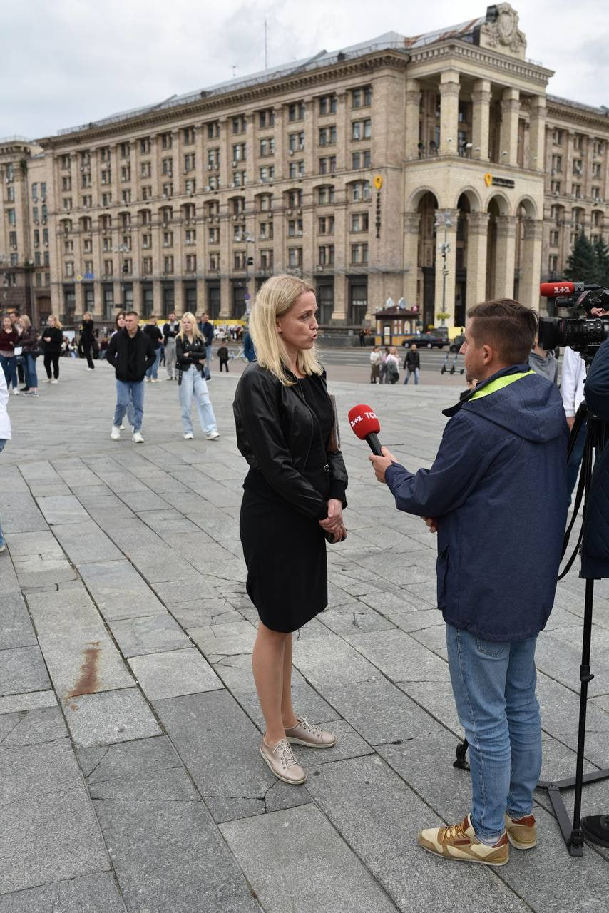 «Обміняйте всіх на всіх!». Фоторепортаж із масової акції в центрі Києва